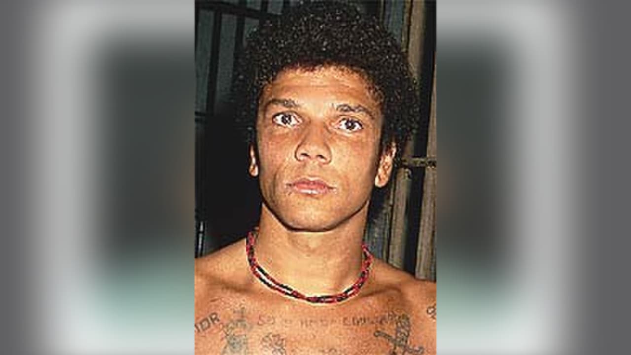 Degollan a un asesino en serie que dijo haber matado a 100 personas, entre ellas a su padre, a quien le arrancó el corazón y lo masticó