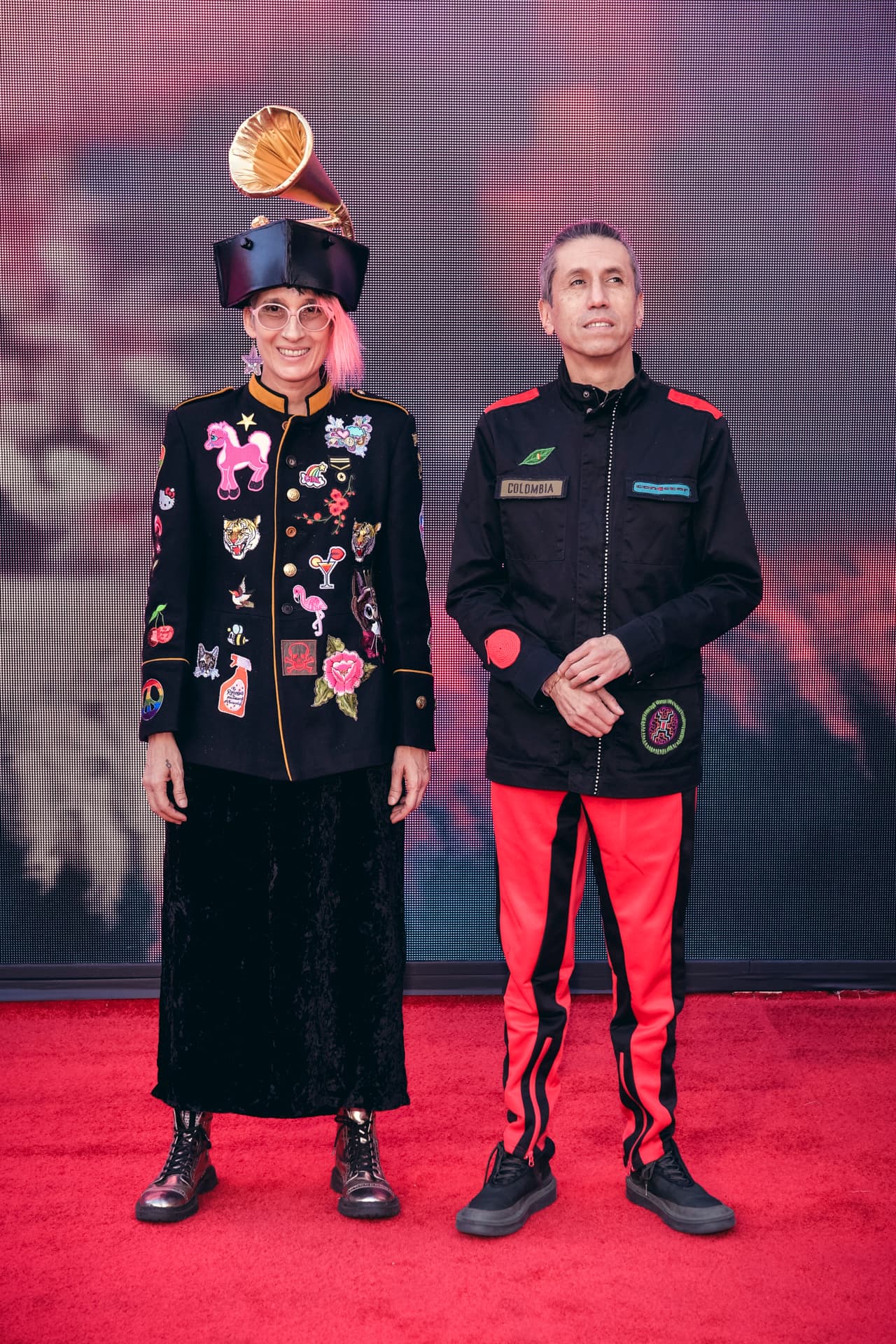 Andrea Echeverri y Héctor Buitrago, los integrantes de Aterciopelados, causaron furor con su atuendo, su elección de calzado - que les resultó muy cómodo para la velada- y hasta sombrero.