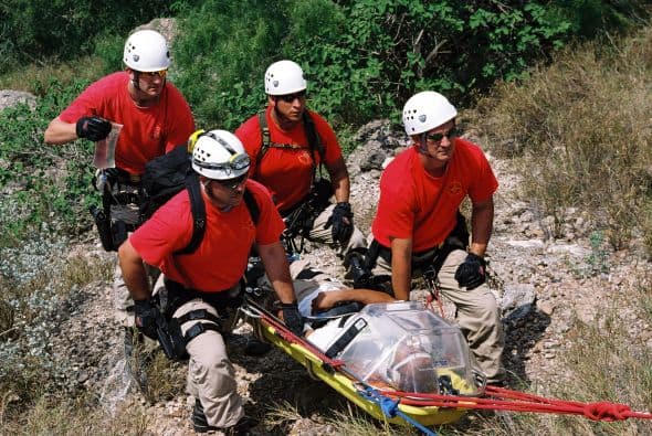 Para reforzar ese sentimiento de peligro, la CBP compartió algunas imágenes de los rescates. (Crédito: cbp.gov).