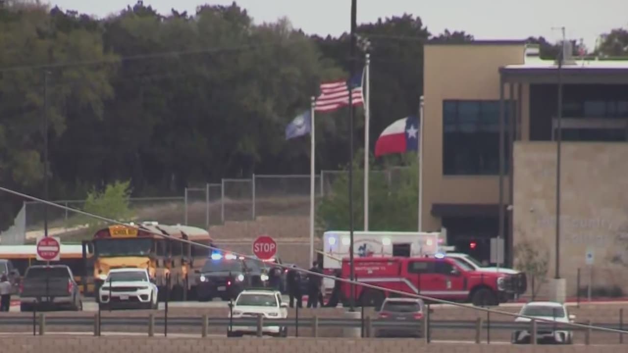 Estudiante dispara a maestra y después se quita la vida en escuela de Texas