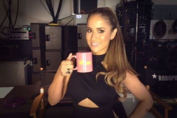 Y Jackie está encantada con que la inviten y llevar el nombre de Univision y Primer Impacto a todos los lugares donde sea posible.