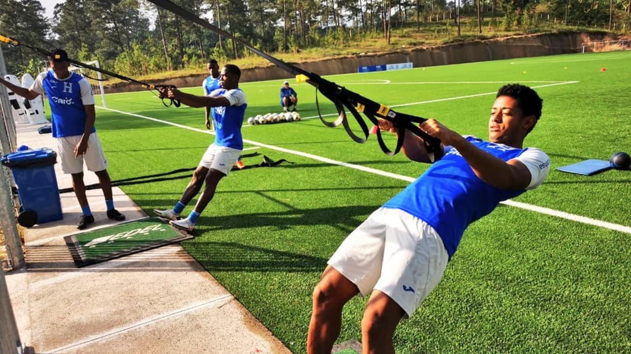 ‘Choco’ Lozano pide que Honduras “juegue con selecciones de alto nivel”