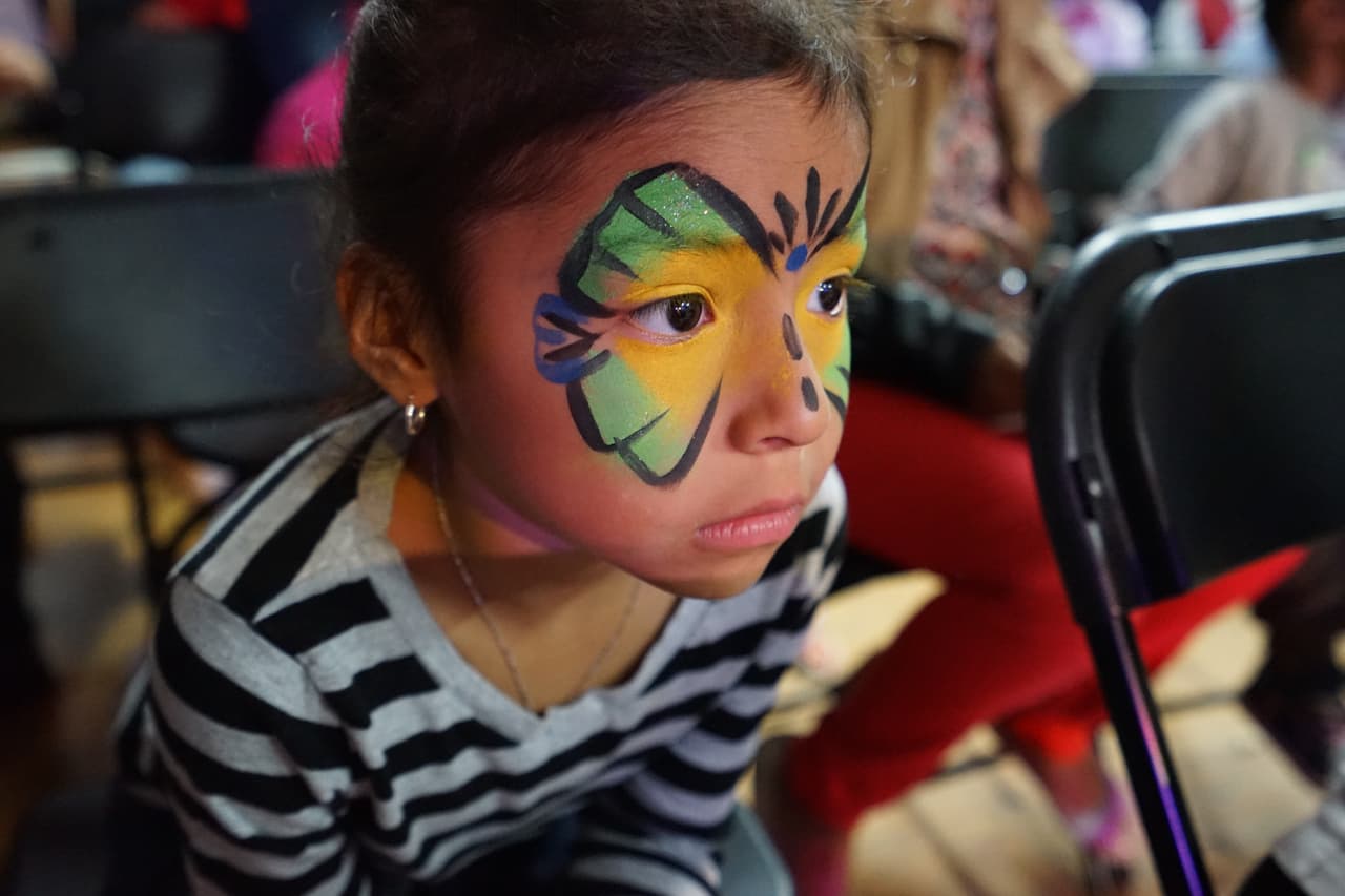 En medio de la tragedia, los payasos latinos pintaron de esperanza a los ecuatorianos en NYC.