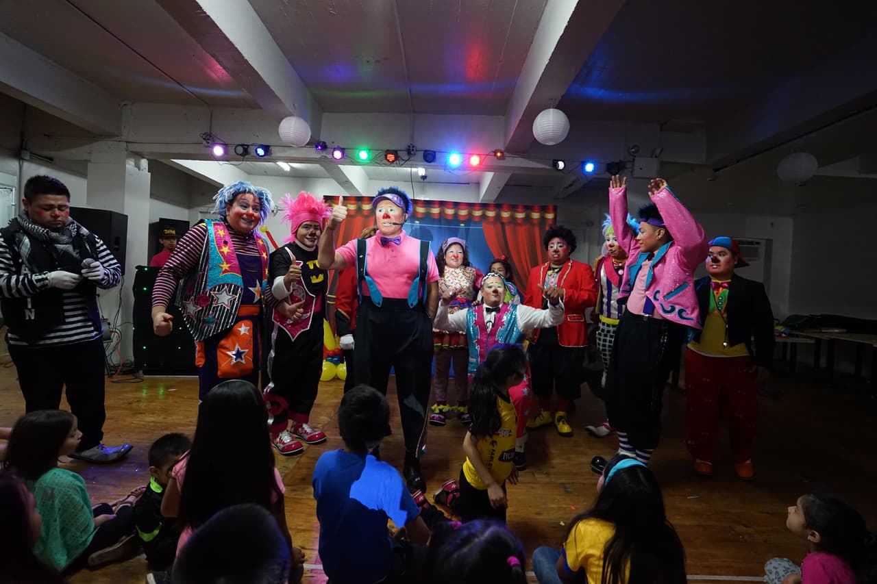 Los integrantes de Latino Clowns.