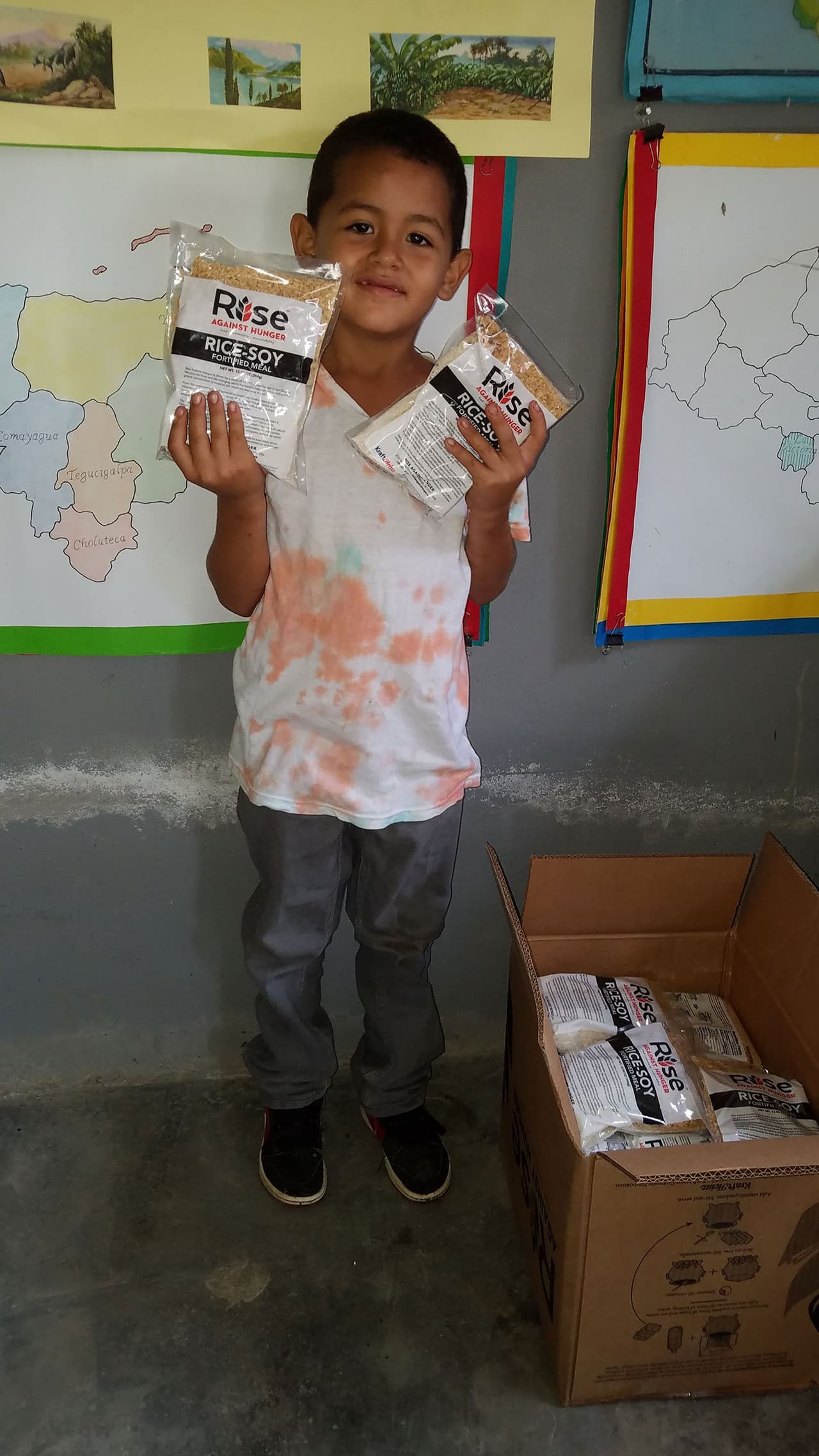 Rise Against Hunger provee asistencia a comunidades vulnerables en países como Venezuela, Colombia y Honduras.