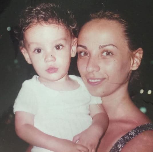 En distintas ocasiones, Consuelo Duval ha asegurado que ser mamá ha sido todo un desafío.