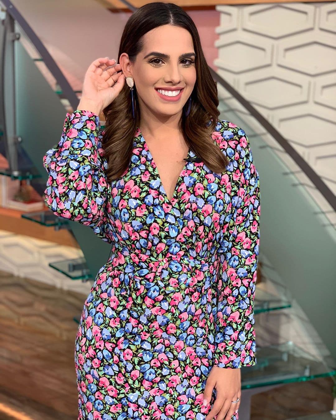 Esta semana, Andrea anunció que está embarazada, por lo que de a poco iremos viendo como en sus vestidos se asomará una tierna pancita.
<br>