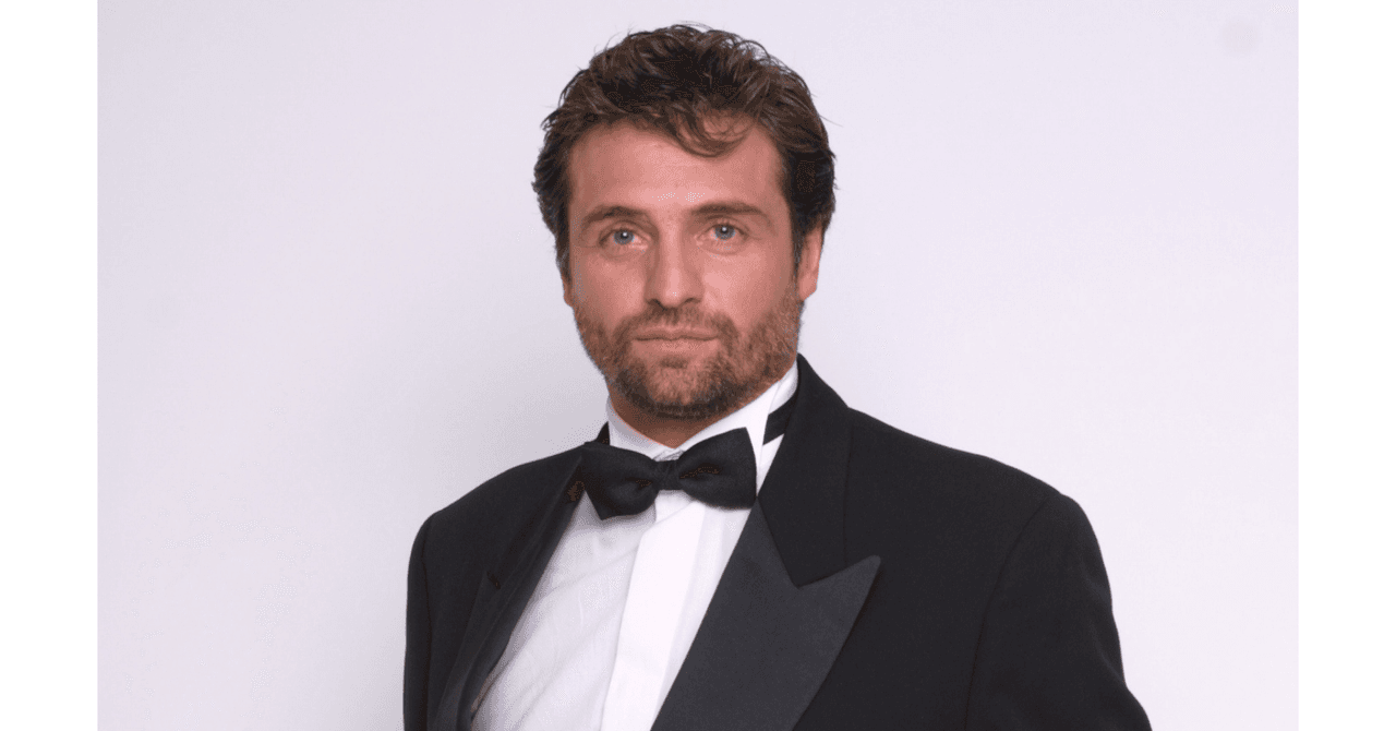 Juan Soler con barba.