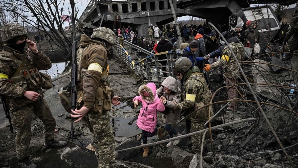 Dolor, tristeza y millones de desplazados, las consecuencias de la guerra a un mes de la invasión rusa a Ucrania