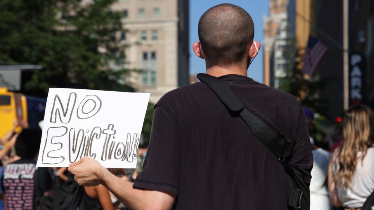 California extiende cinco meses la protección a inquilinos pero la amenaza de desalojos no desaparece