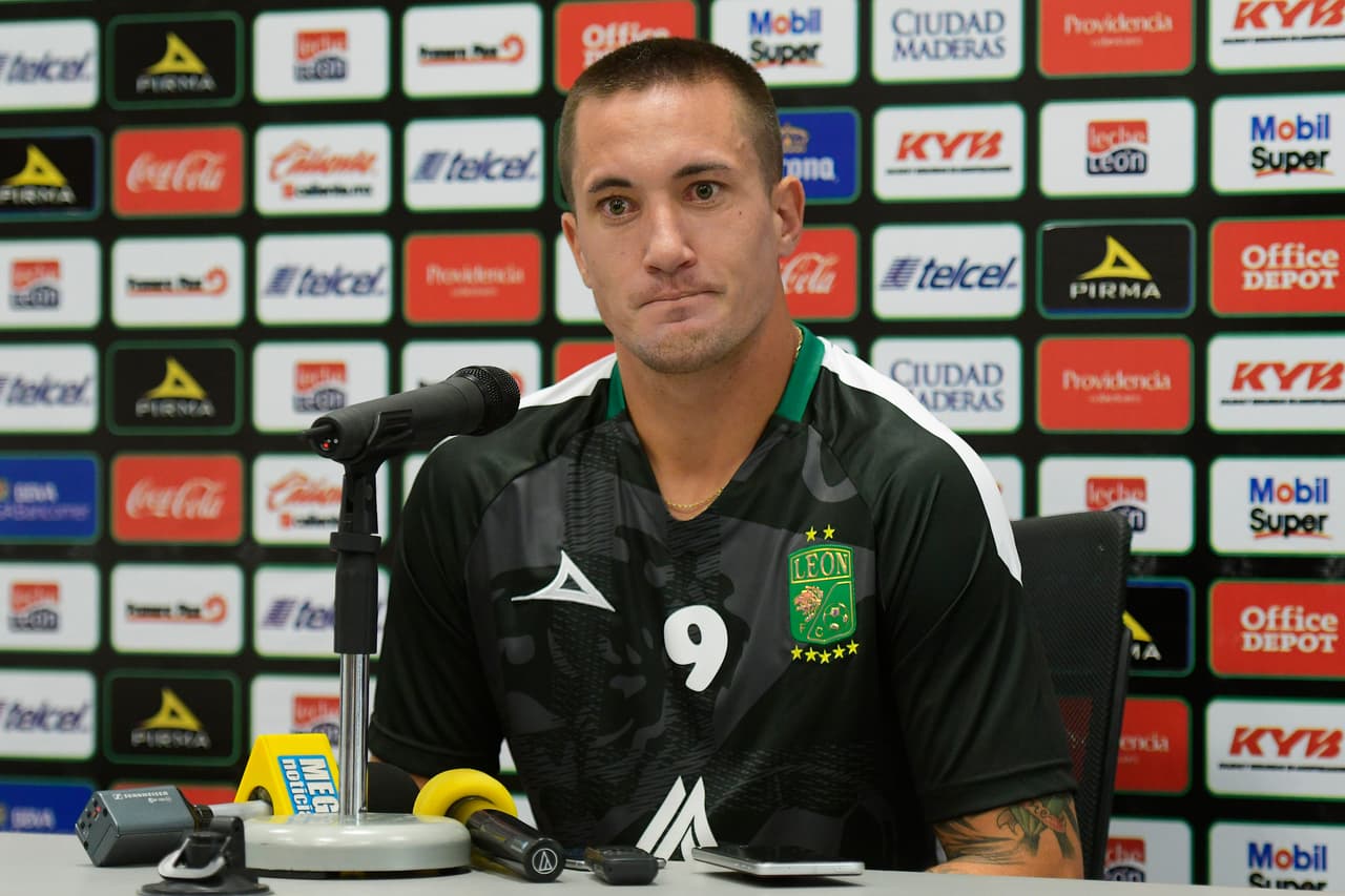 El delantero argentino Leo Ramos ya fue presentado oficialmente por el Club León después de su paso por los Lobs BUAP donde pudo brillar ante la red.