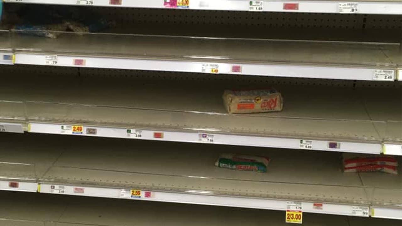 Martiza Burgos. "Kroger Grand Parkway en Katy. Esto da más pánico que el mismo virus", agrega.