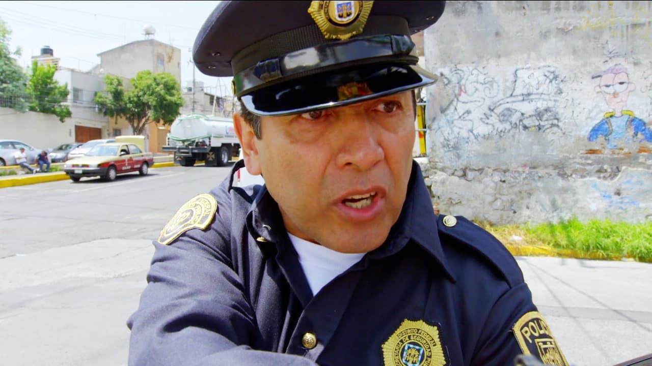 ¡Te lo dijimos! El orfanato alertó a la policía y ya te atraparon.