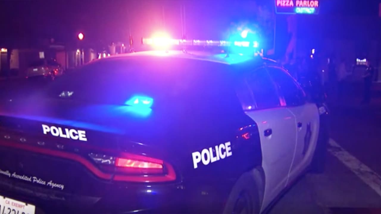 Investigan muerte de hispano hallado en un estacionamiento de Fresno