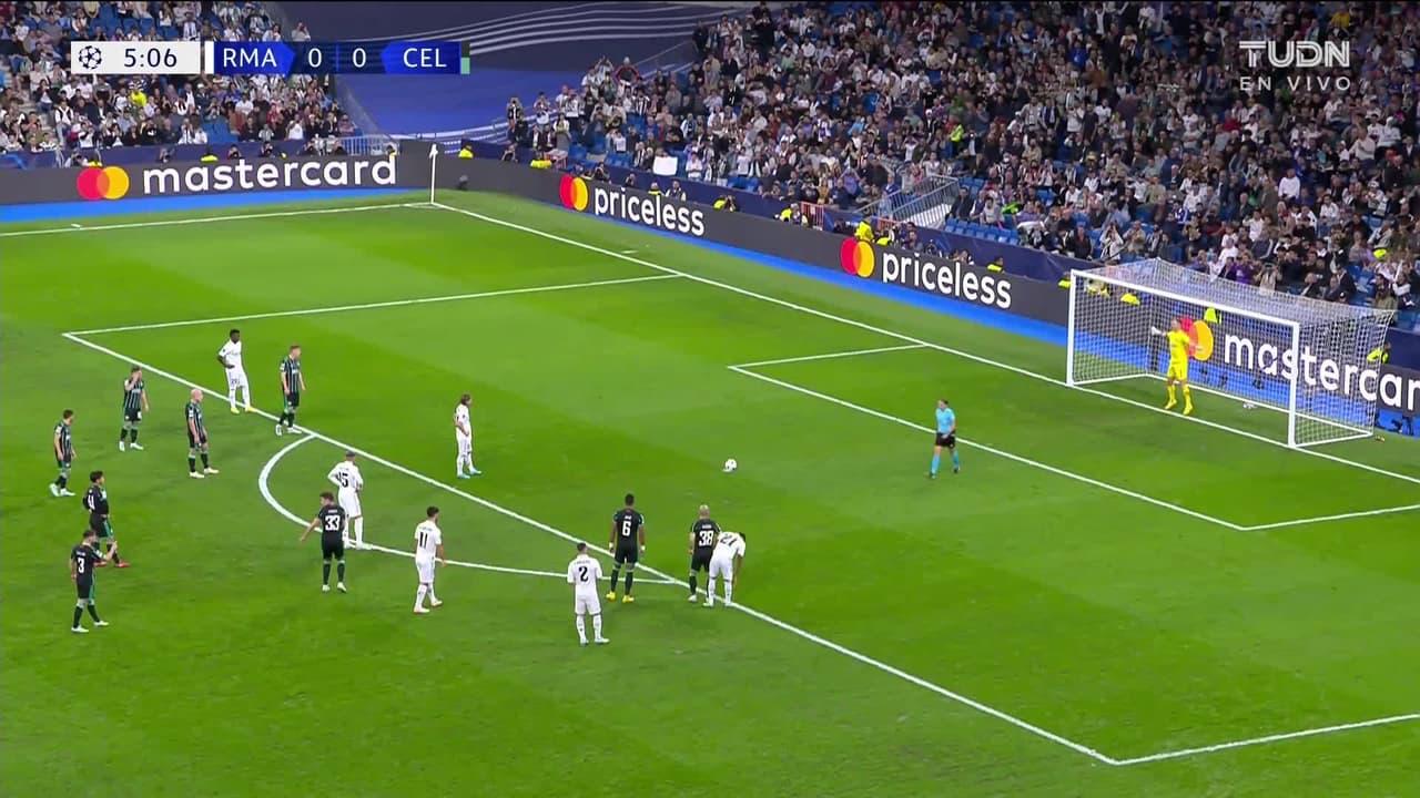 ¡GOL!  anota para Real Madrid. Luka Modric