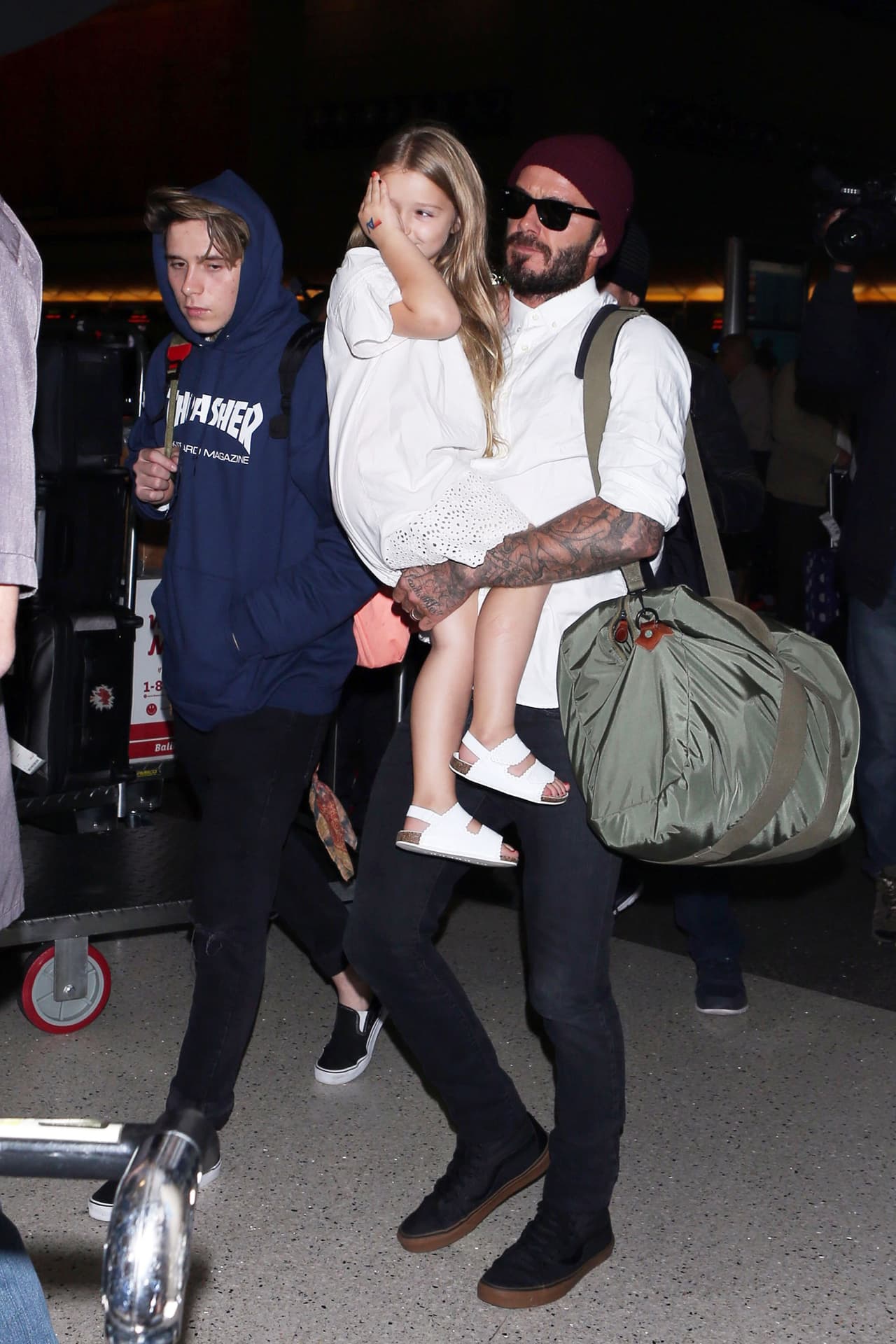 Llevaba un vestido blanco.