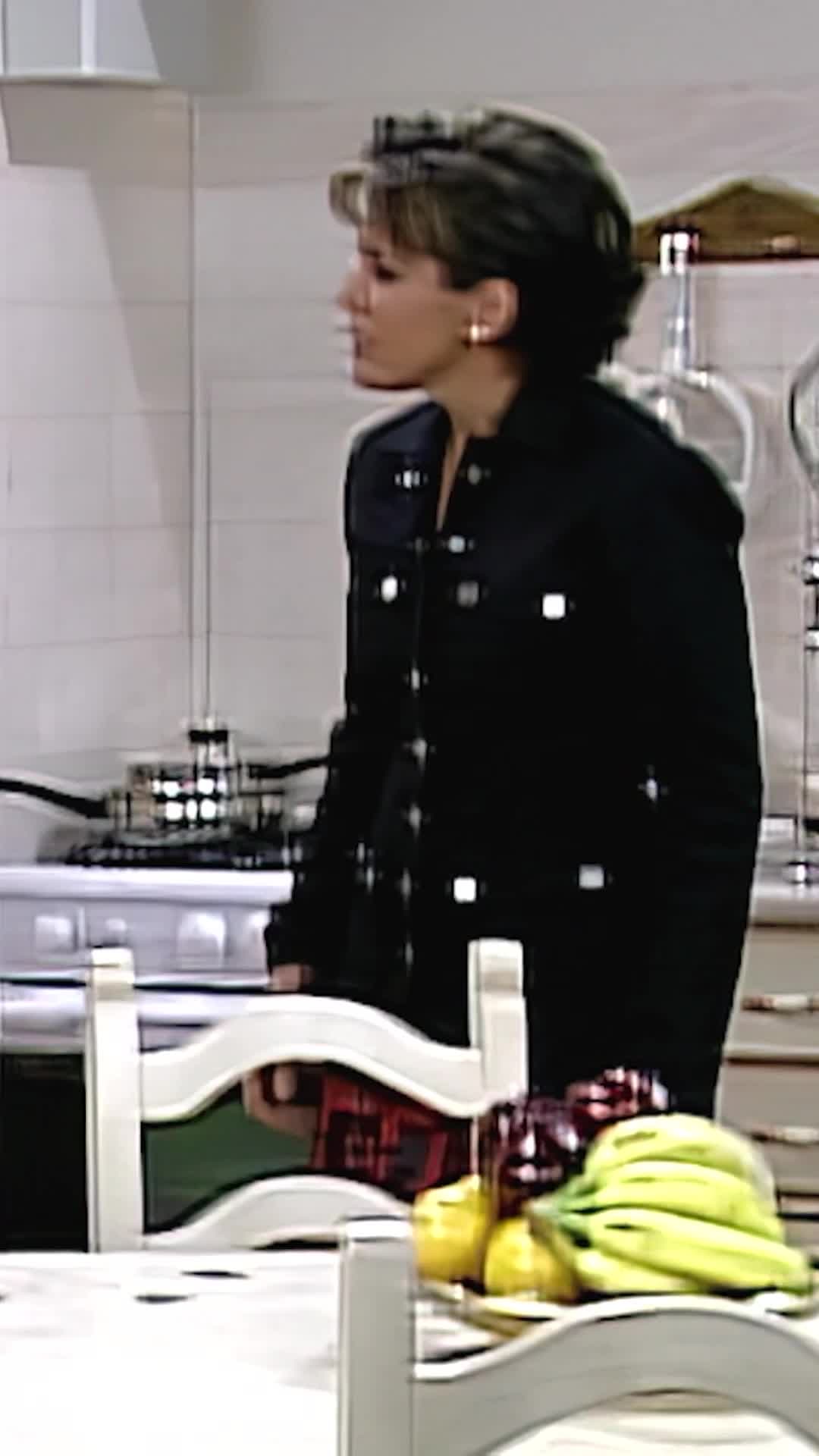 Jovita se revela y no sigue ordenes de Rebeca