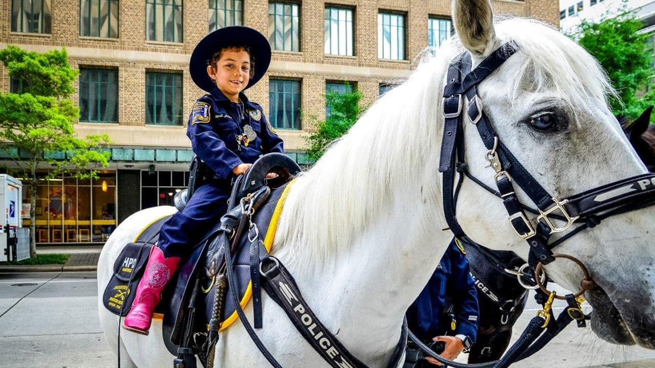 "Tenía un corazón enorme, una gran sonrisa y el sueño de convertirse en oficial de policía. En el camino tocó todos nuestros corazones. Que En Paz Descanse”, señala la publicación.