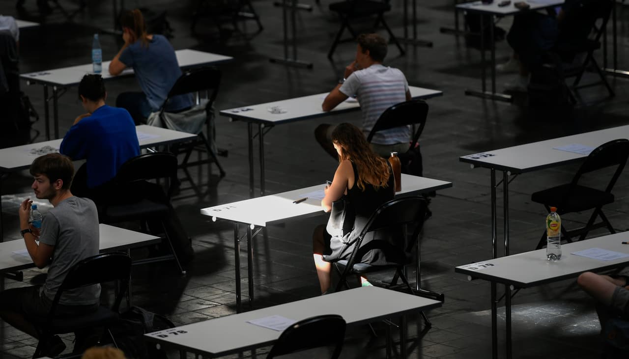 <b>Colegios Comunitarios: </b>Los colegios comunitarios reabriran en el otoño de 2020 con medidas de seguridad para los estudiantes.