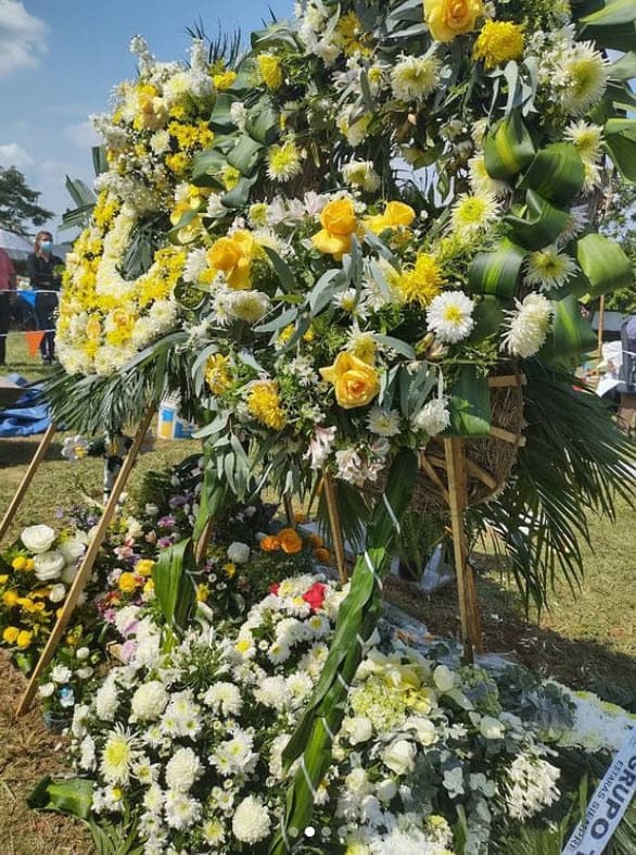 "Hoy fue mi hijo, mañana puede ser el tuyo, eso la verdad
<b><a href="https://www.univision.com/famosos/las-primeras-declaraciones-del-papa-de-octavio-ocana-tras-la-muerte-del-actor" target="_blank">es doloroso</a></b>", lamentó.
<br>