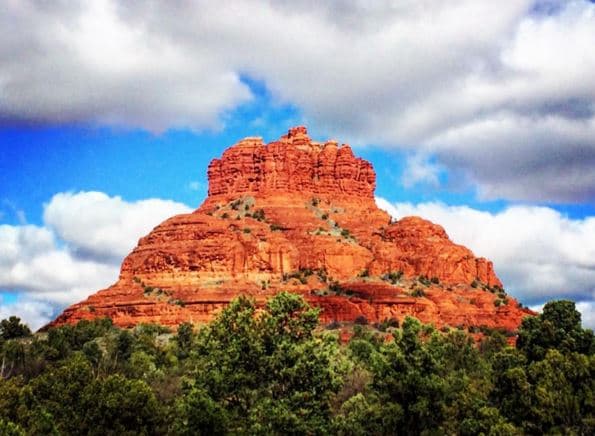 Identifican a joven que murió  al caer en Bell Rock