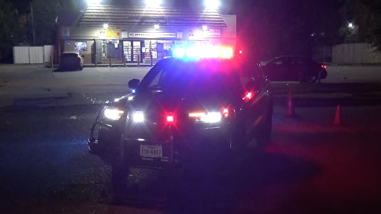 Muere niño de 5 años y otro de 8 resulta herido en tiroteo desde auto en movimiento al norte de Houston