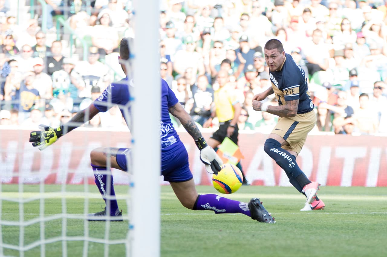 El chileno Nicolás Castillo puso el segundo gol para el 0-2 al minuto 42 del primer tiempo.