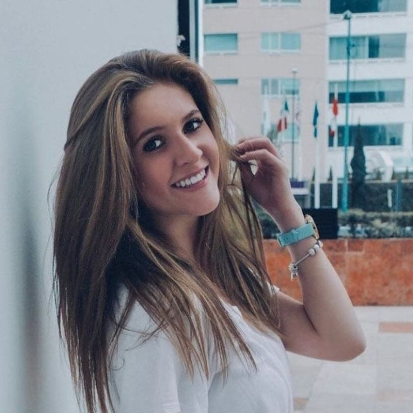 La actriz señaló que su compañero siempre la ha ayudado y considera que su amistad perdurará al terminar las grabaciones de la telenovela.
<br>