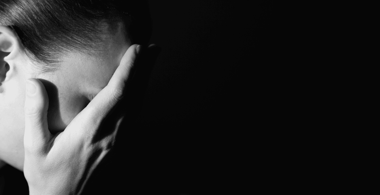 En vista de que los aneurismas cerebrales pueden disparar ciertos tipos de ataque cardiovascular, la respuesta también debe ser la misma: llamar al 911 rápidamente.