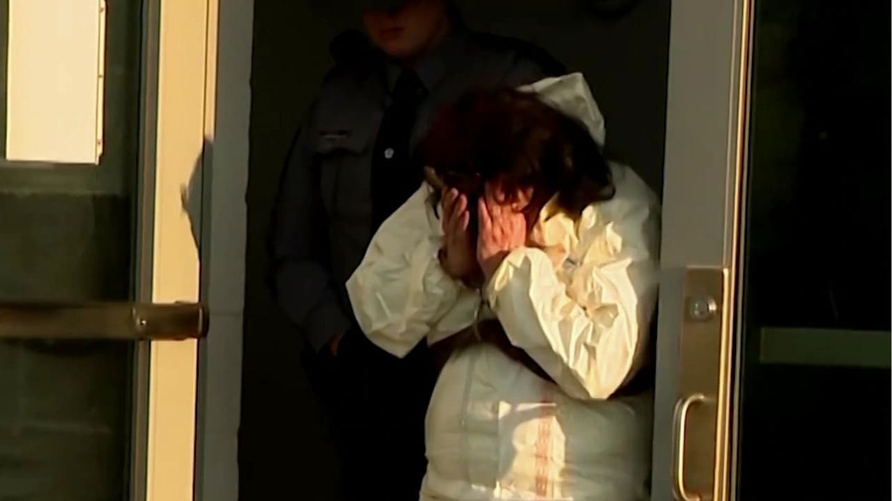 Madre e hijo tras las rejas: Él es acusado de matar a su novia y ella de ayudarlo a ocultar el crimen