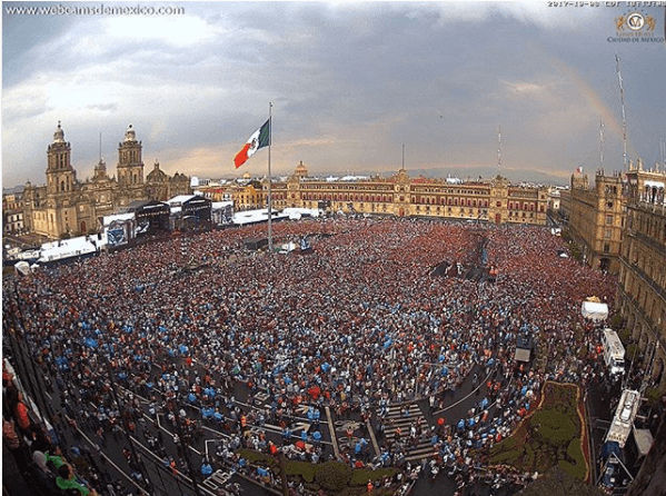 El domingo 8 de octubre, el Zócalo de la Ciudad de México se llenó de música gracias al talento de diversos artistas que participaron en el evento denominado 'Estamos Unidos Mexicanos'.