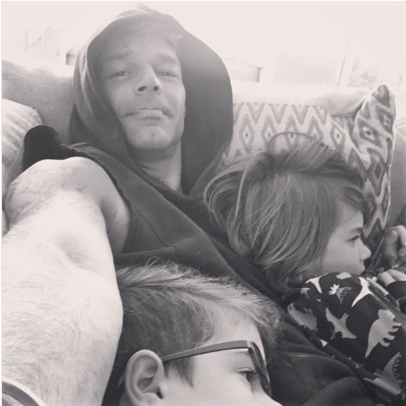 Ricky Martin con sus mellizos