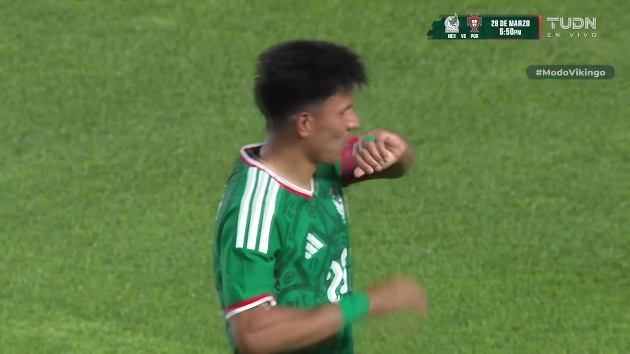 ¡Vaya golazo! Jesús Gallardo hace una obra de arte para el 3-0