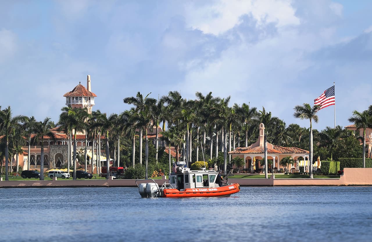 Mar-A-Lago está en primera línea de mar y eso hace al resort vulnerable al incremento del nivel de aguas que sufre la costa de Florida.