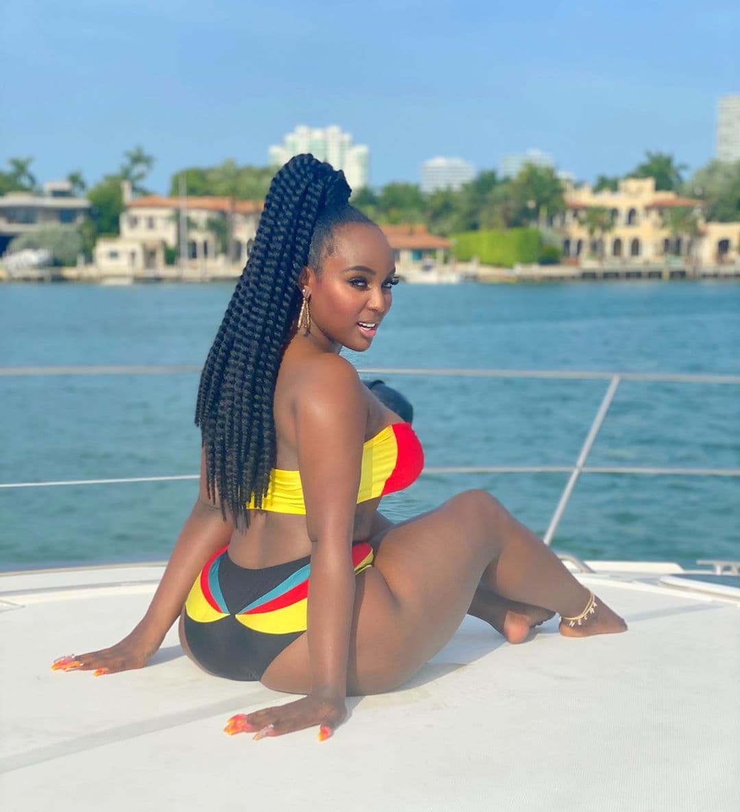 Es por su exhuberante cabellera que se ganó un lugar en la lista de nominados en la decimoséptima entrega de Premios Juventud. Hace un año, la exfinalista de Mira Quién Baila compitió en la categoría 'Del Reality al Stage'.