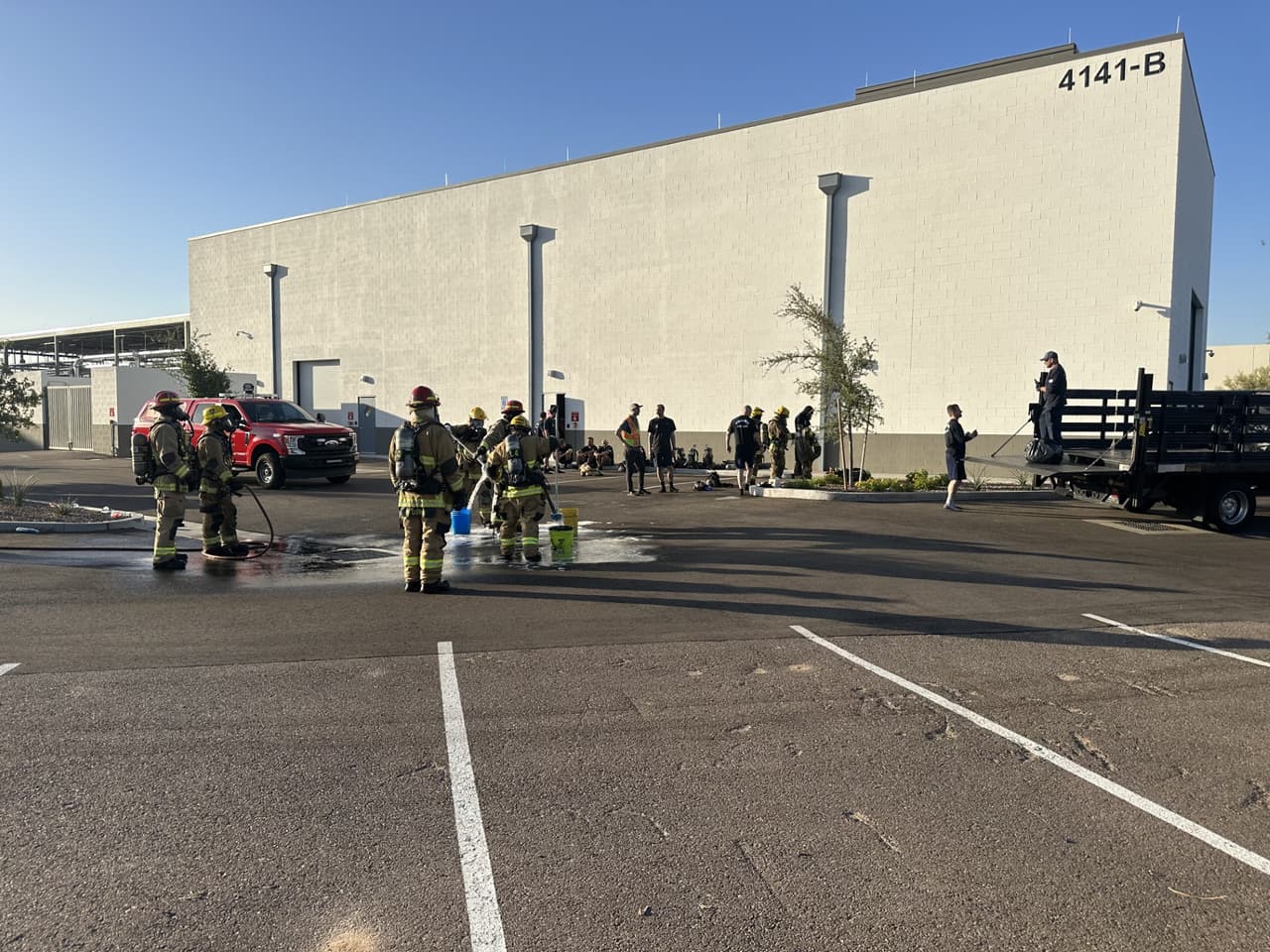Se incedian cuatro camiones eléctricos en el almacén de la empresa Nikola