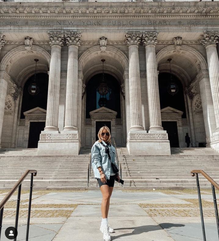 Su residencia en esa ciudad está contemplada para mes y medio mientras termina por perfeccionar el idioma de este país.