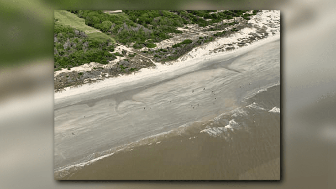 La orden de Kemp reemplaza todas las ordenanzas locales que entran en conflicto con la orden estatal, lo que significa que si una ciudad o condado de Georgia tomó medidas de emergencia o utilizó una declaración de emergencia para cerrar sus playas, luego de esta orden, permite reabrirlas.