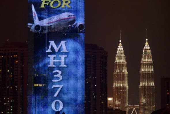 El martes 25 de marzo, una delegación del Gobierno malasio partió para China para reunirse con los familiares de los pasajeros del avión desaparecido.