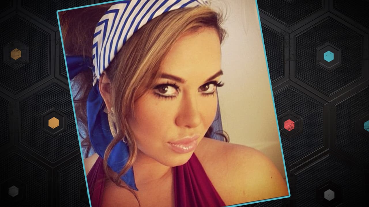 Chiquis es una profesional haciendo la pose del 'duck face' y subiendo las imágenes a sus redes. La razón es que además de ser fan No. 1 del maquillaje, promociona la colección de labiales de su línea de cosméticos Be Flawless. Los tienes en nude, fucsia, rojo y más, ella los modela todos.