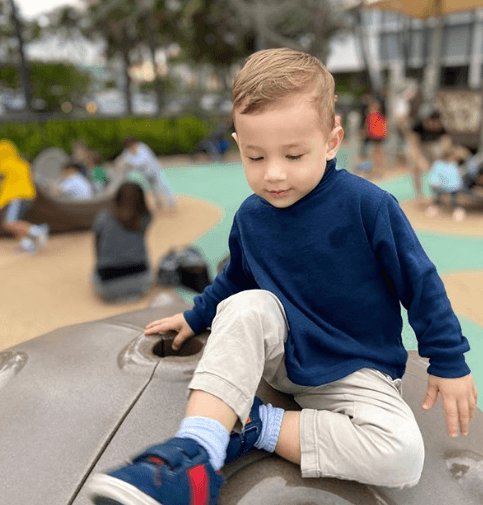 El tiempo ha pasado muy rápido y Liam dejó de ser un bebé. Ahora es un chiquitín que disfruta explorando y aprendiendo nuevas cosas.