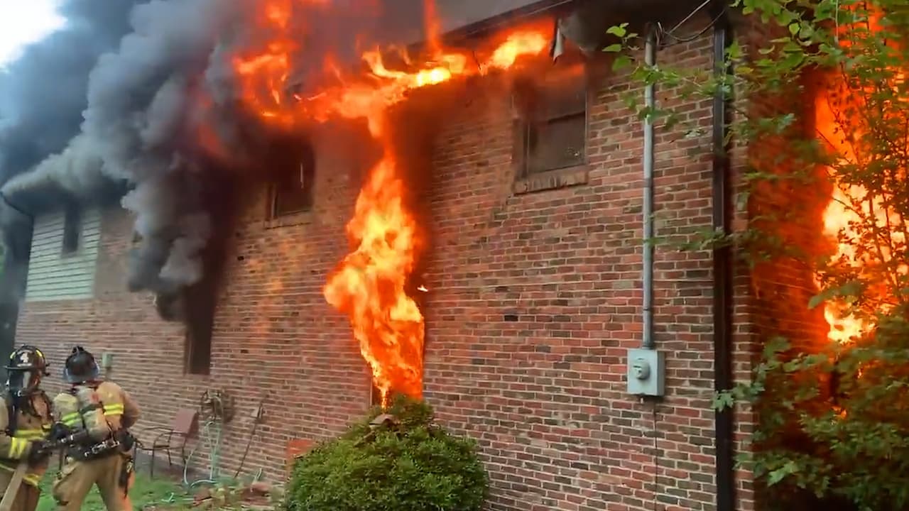 Hallan muerta a una anciana de 81 años al incendiarse una casa en Winston-Salem
