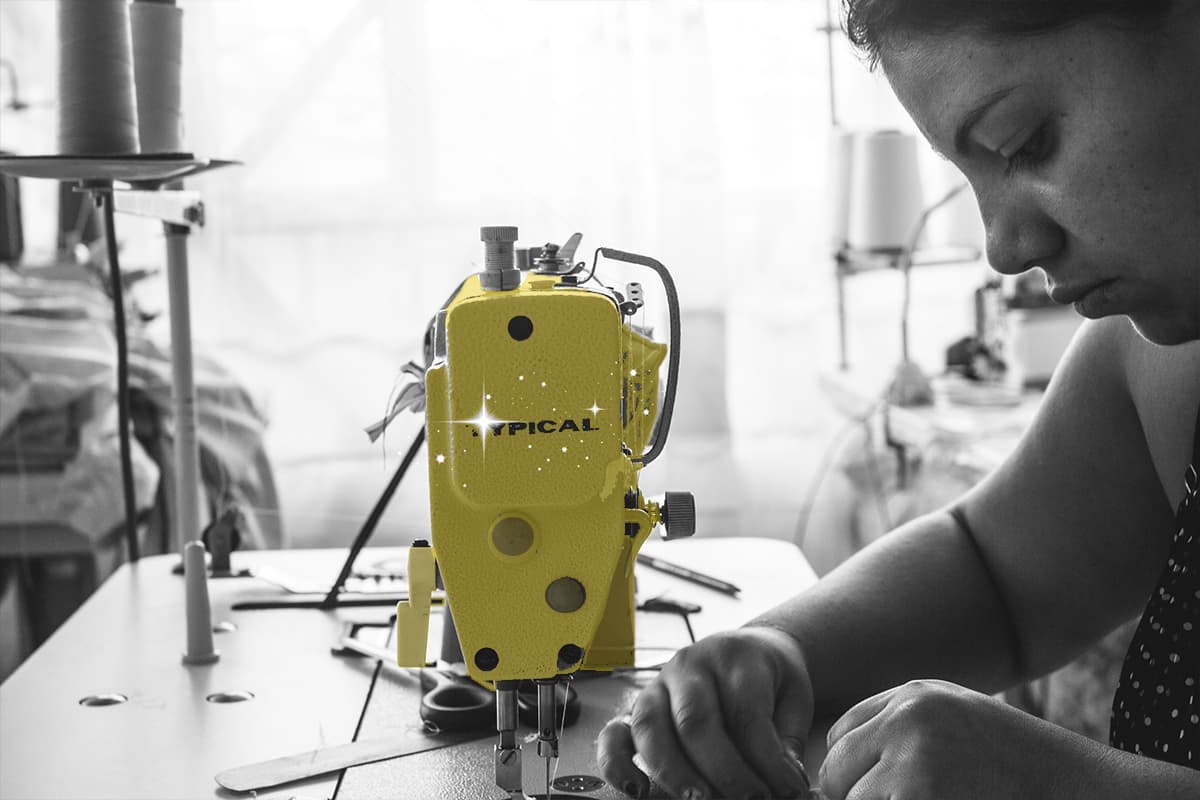 La revolución de la aguja: cómo las excombatientes de Colombia dejan los fusiles por máquinas de coser