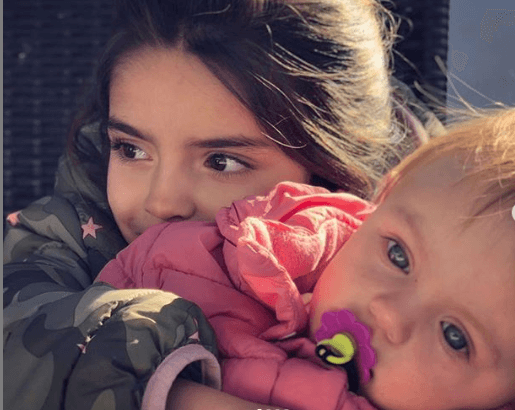 Aislinn Derbez tampoco se quedó atrás y publicó una serie de tiernas fotografías de Aitana junto a Kailani.
<br>