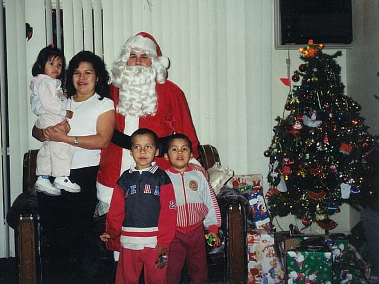 Su deporte favorito es el soccer, es bueno para las matemáticas y se pone de mal humor cuando no hay agua caliente en el baño.