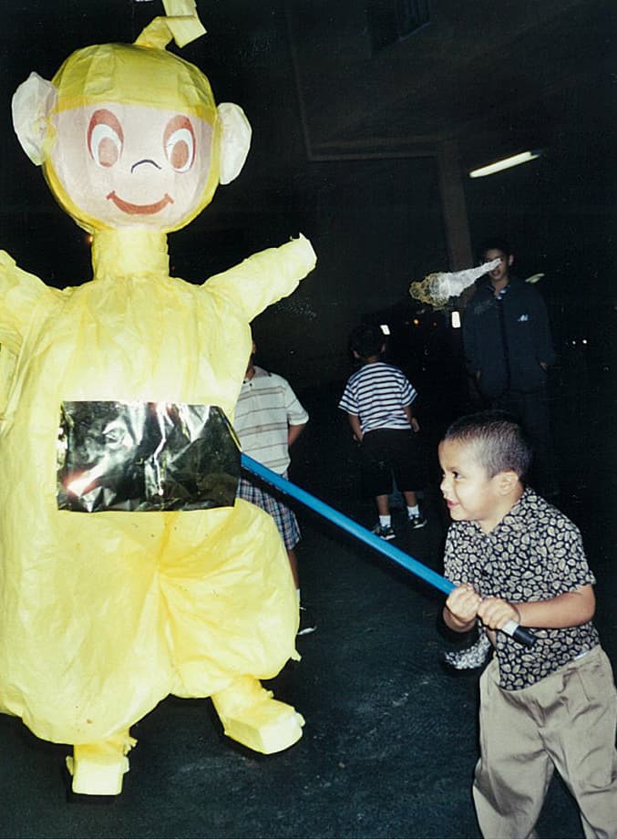 Su deporte favorito es el soccer, es bueno para las matemáticas y se pone de mal humor cuando no hay agua caliente en el baño.