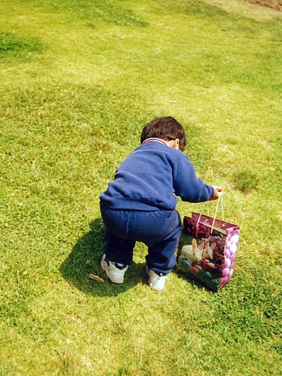 Su deporte favorito es el soccer, es bueno para las matemáticas y se pone de mal humor cuando no hay agua caliente en el baño.