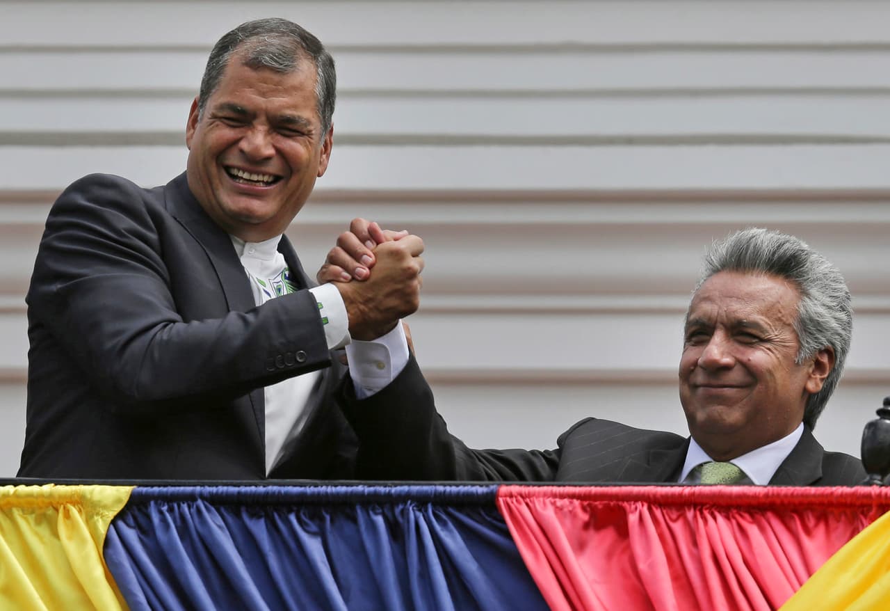 Una cámara oculta para espiar el despacho presidencial de Ecuador agrava la discordia entre Lenín Moreno y Rafael Correa