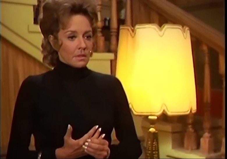 Natalia Herrera también tuvo una aparicióin pequeña en la película 'Tonta, tonta pero no tanto', de 1972, al lado de la actriz Maria Elena Velasco, mejor conocida como 'La India María'.