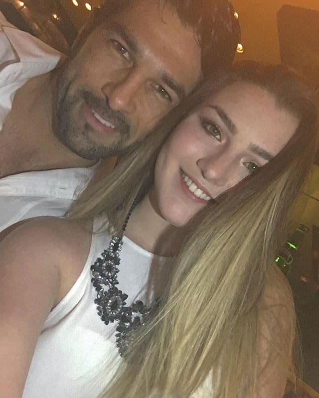 Sin importar la distancia a la que se encuentren, Arturo Carmona desde siempre ha estado ahí para apoyar a la bella Melanie.